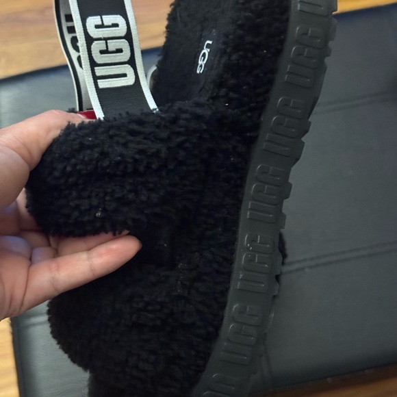 UGG Women Black Fuzzy Slippers Size 8 - Picture 2 of 5